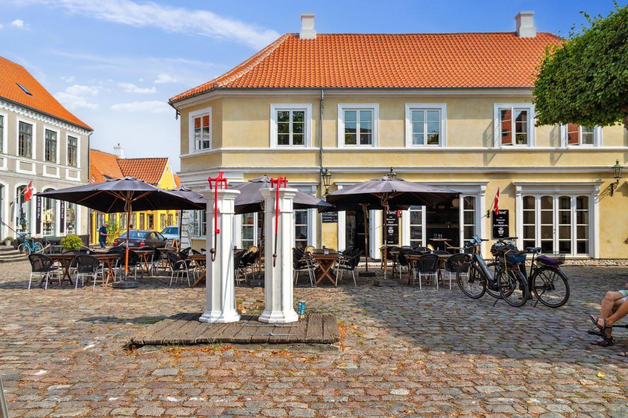 Hotel Pa Torvet Aeroskobing Luaran gambar